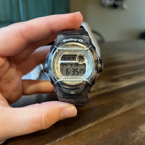 Casio Women’s Baby G Gray Resin Sport Watch - Picture 3 of 11